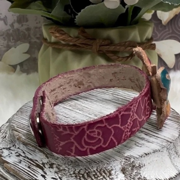 NWT Genuine Leather Handcrafted Butterfly Bracelet! Fits 6.5” to 8”. - Picture 4 of 7